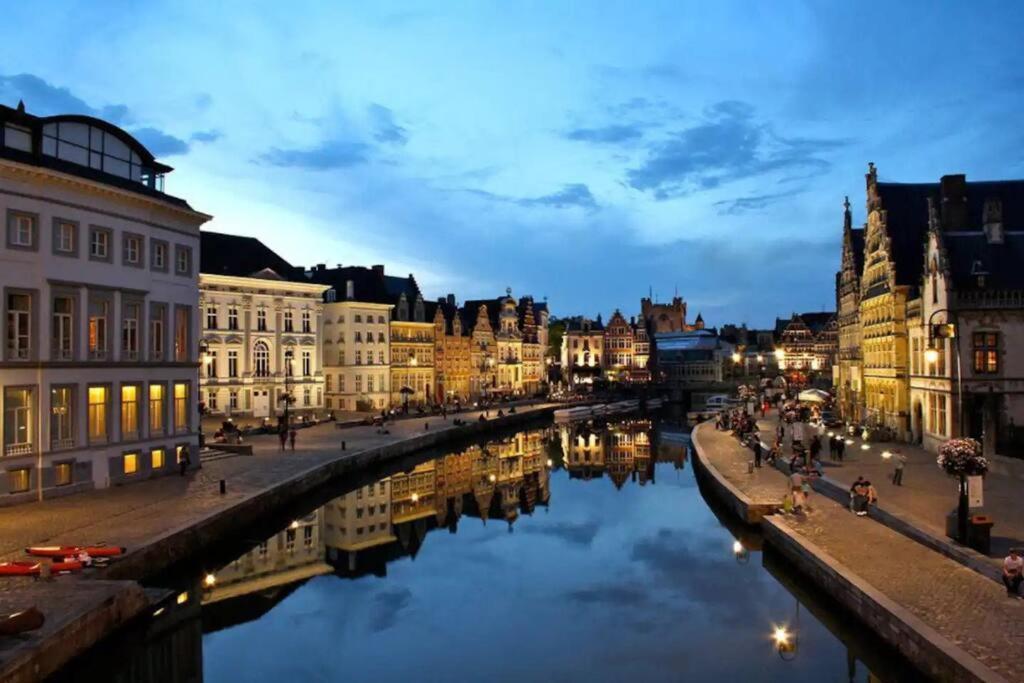 Romantic Unesco Medieval House In The Center Gand